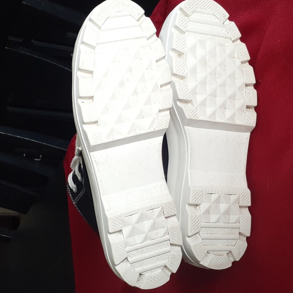 CUSHIONAIRE SNEAKERS - Picture 8 of 9